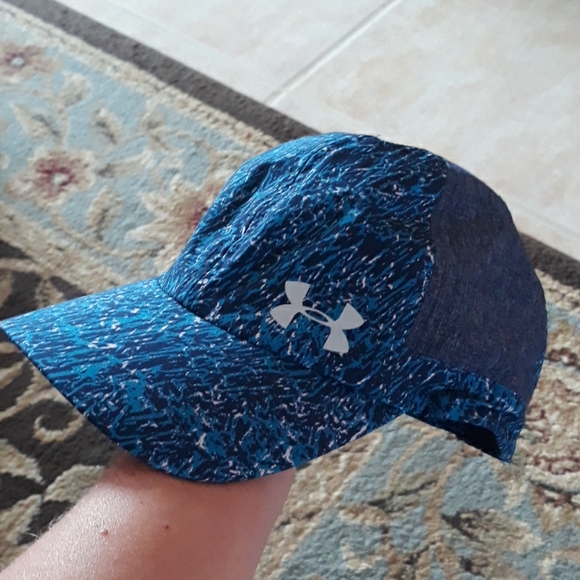 *Host Pick*Under Armour Armourvent ladies hat - Picture 9 of 16